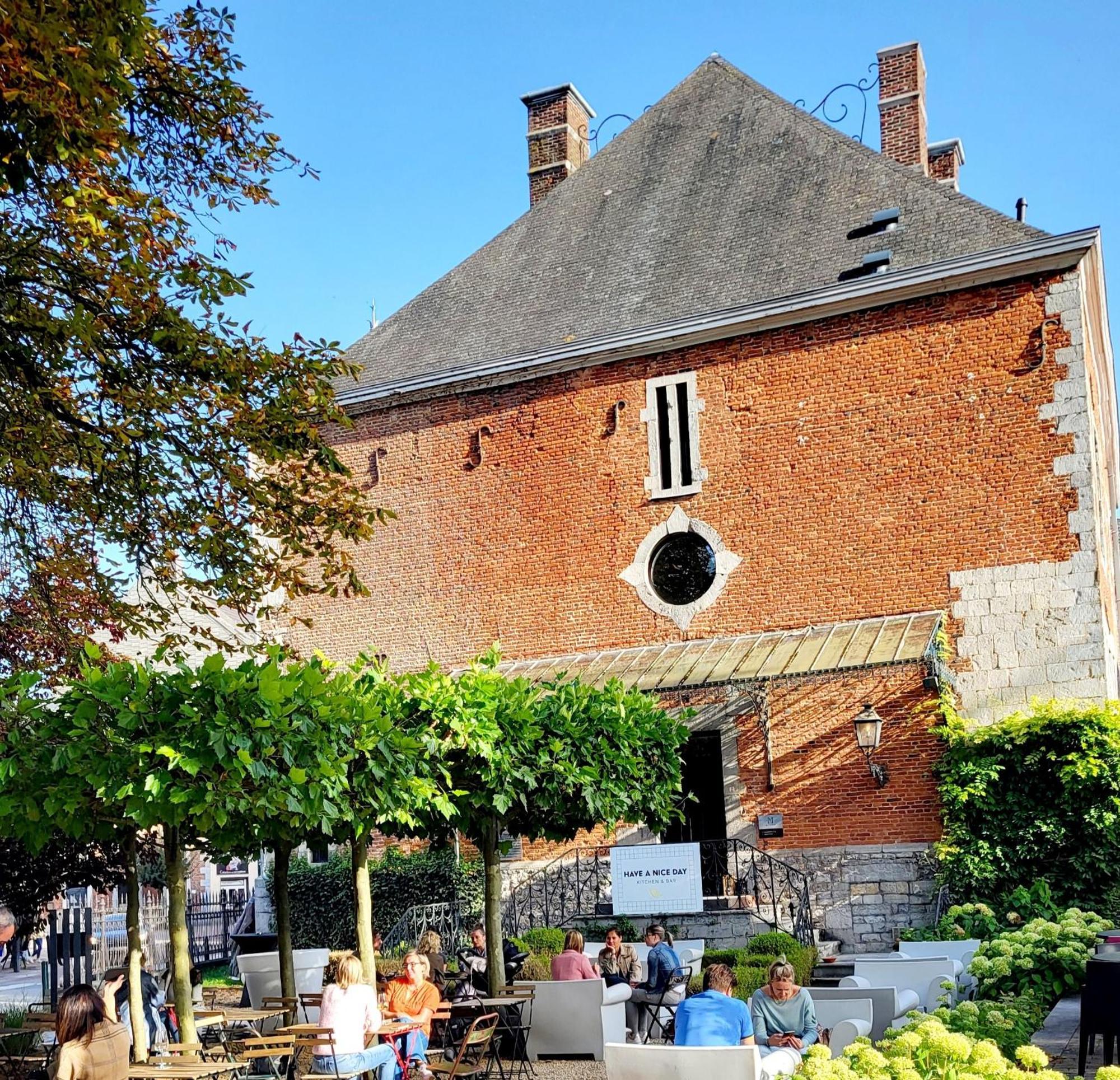 Hotel Le Manoir Marche-en-Famenne Bagian luar foto