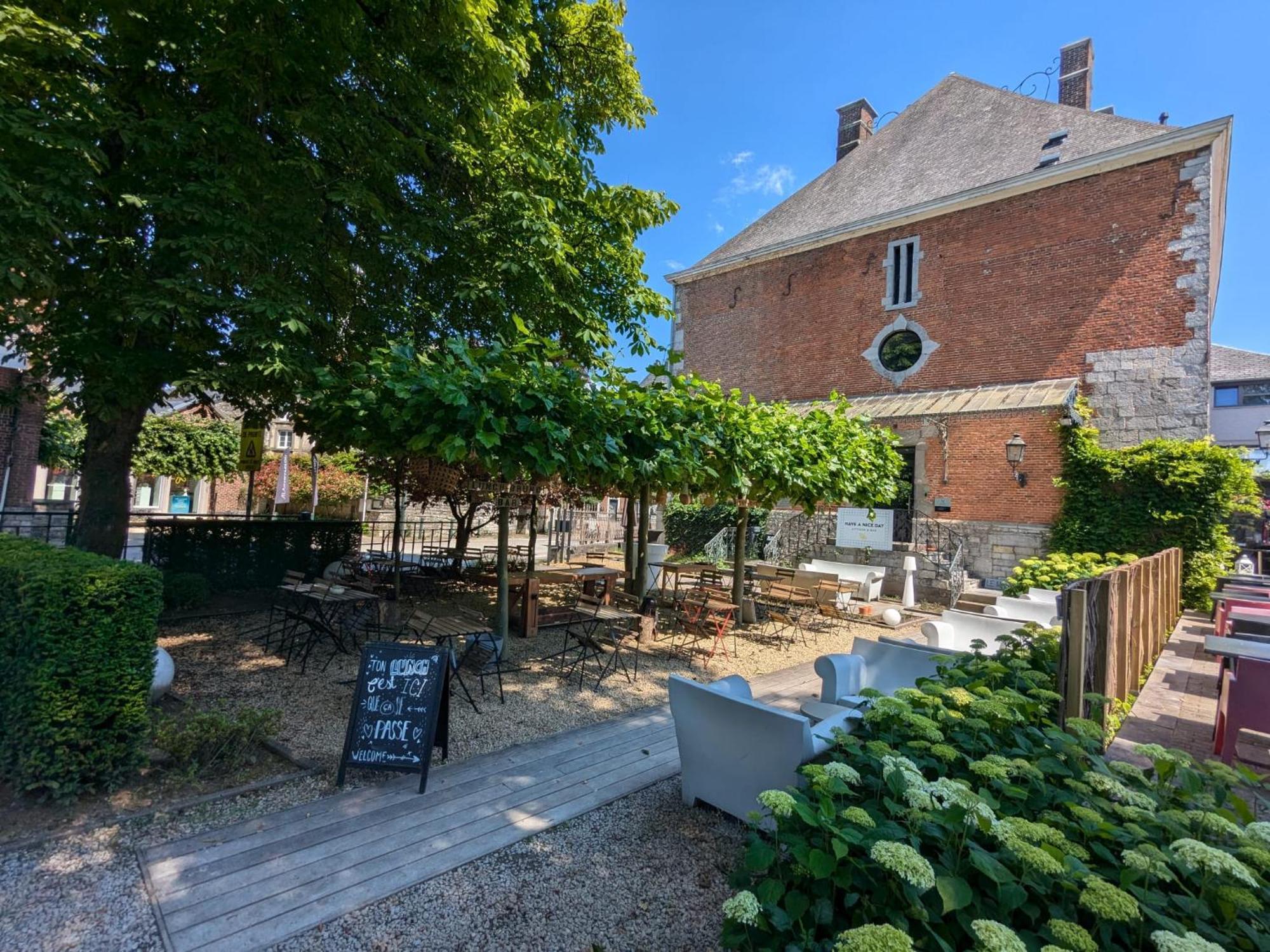 Hotel Le Manoir Marche-en-Famenne Bagian luar foto